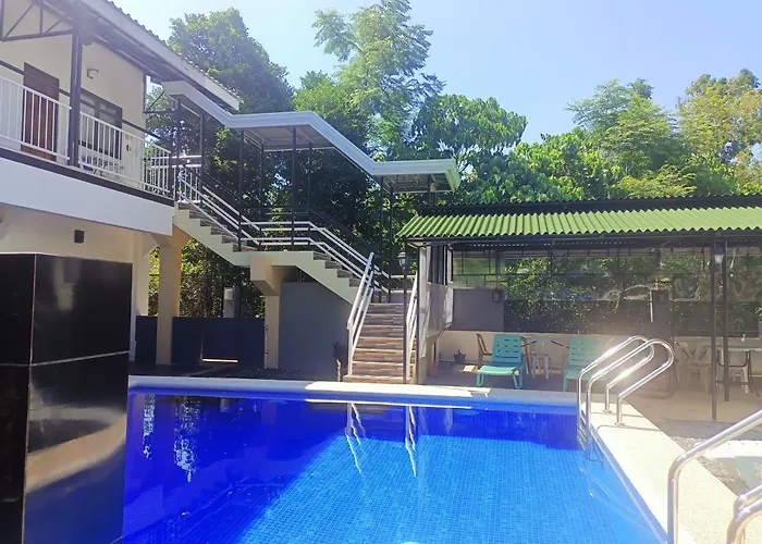 Alona Whitehouses Resort