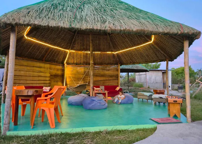 Nirvana Bamboo Houses & Dive Centre